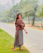 Uswa Zia Lawn 3PC Suit - Printed Design with Digital Chiffon Dupatta (90/88)