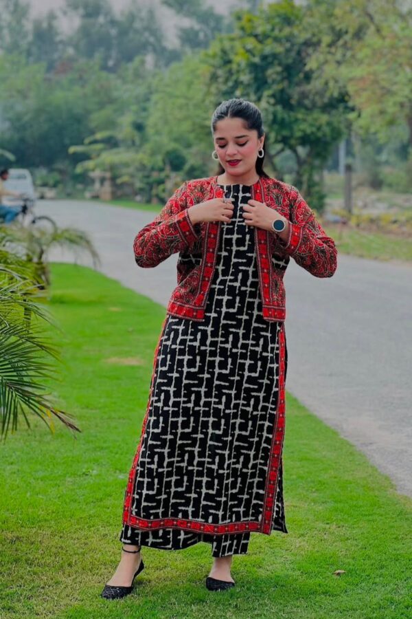 Bin Saeed 2025 Printed Lawn 3PC Suit Collection - Shirt, Voil Dupatta & Dyed Trouser