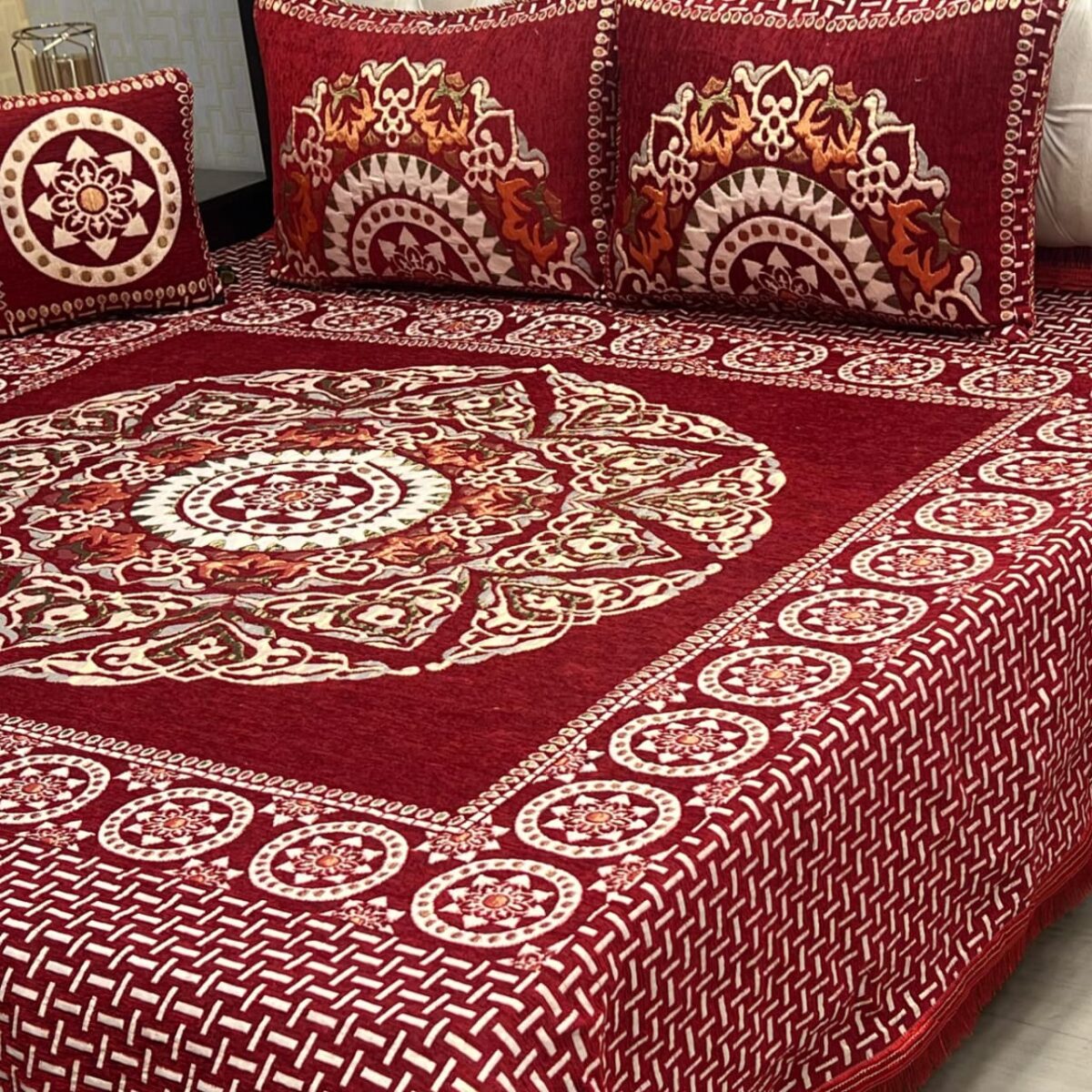 Velvet Jacquard King Size 4pc Bedsheet Set in Mehroon Red – Winter 2025 Home Collection available at sarastore.pk