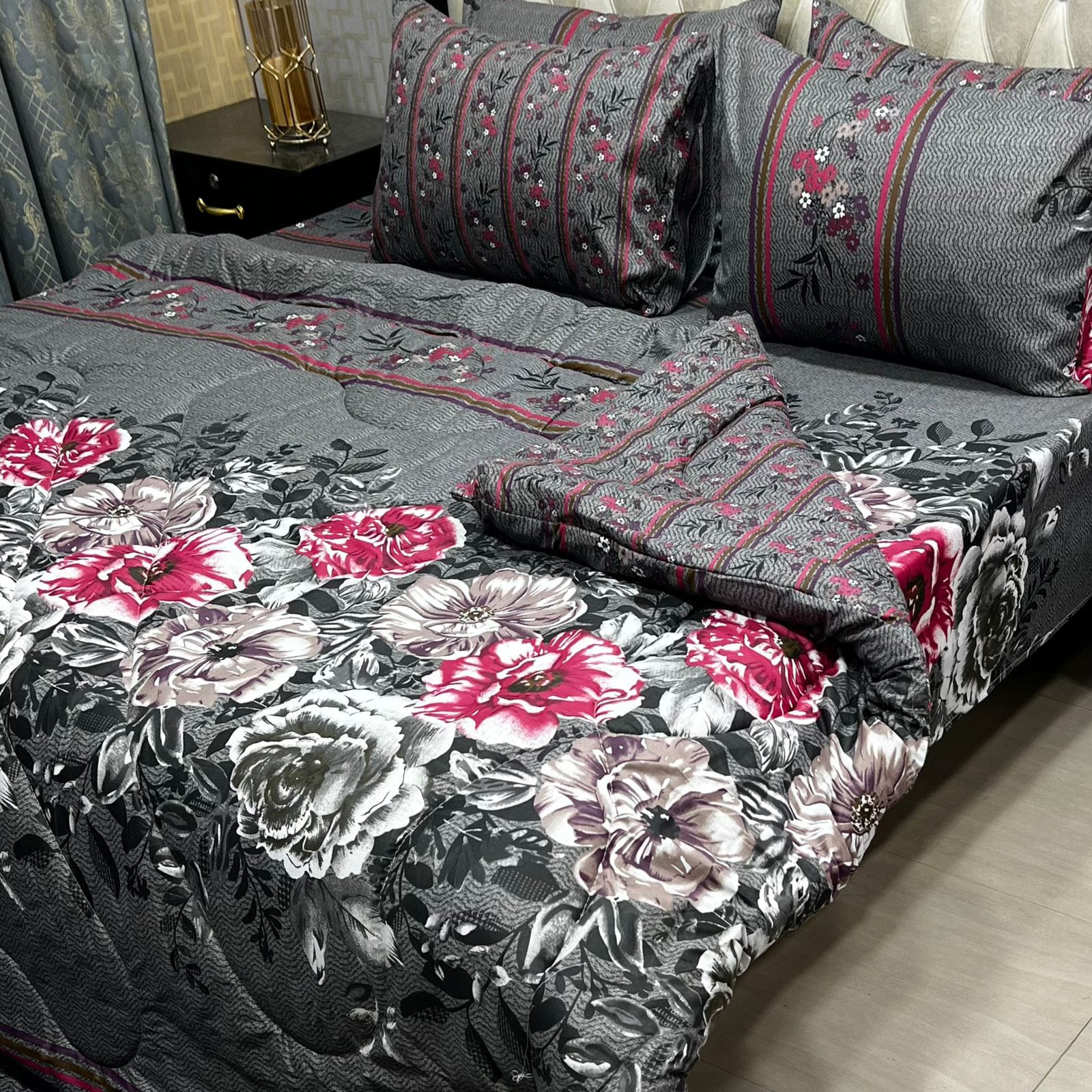 6 Pcs Vicky Razai Set – Printed Danier Cotton Mix King Size (24)