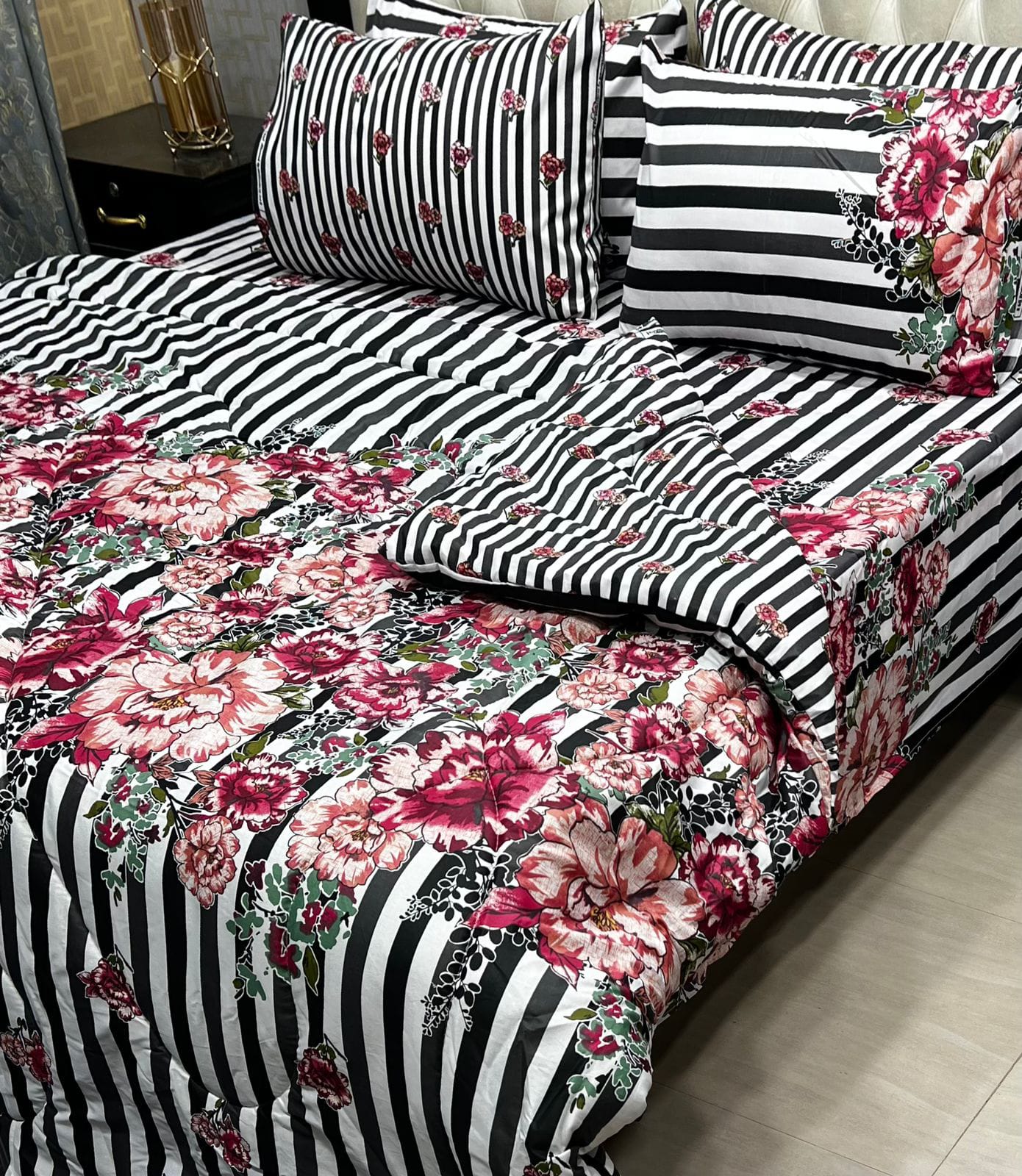 6 Pcs Vicky Razai Set – Printed Danier Cotton Mix King Size (8)